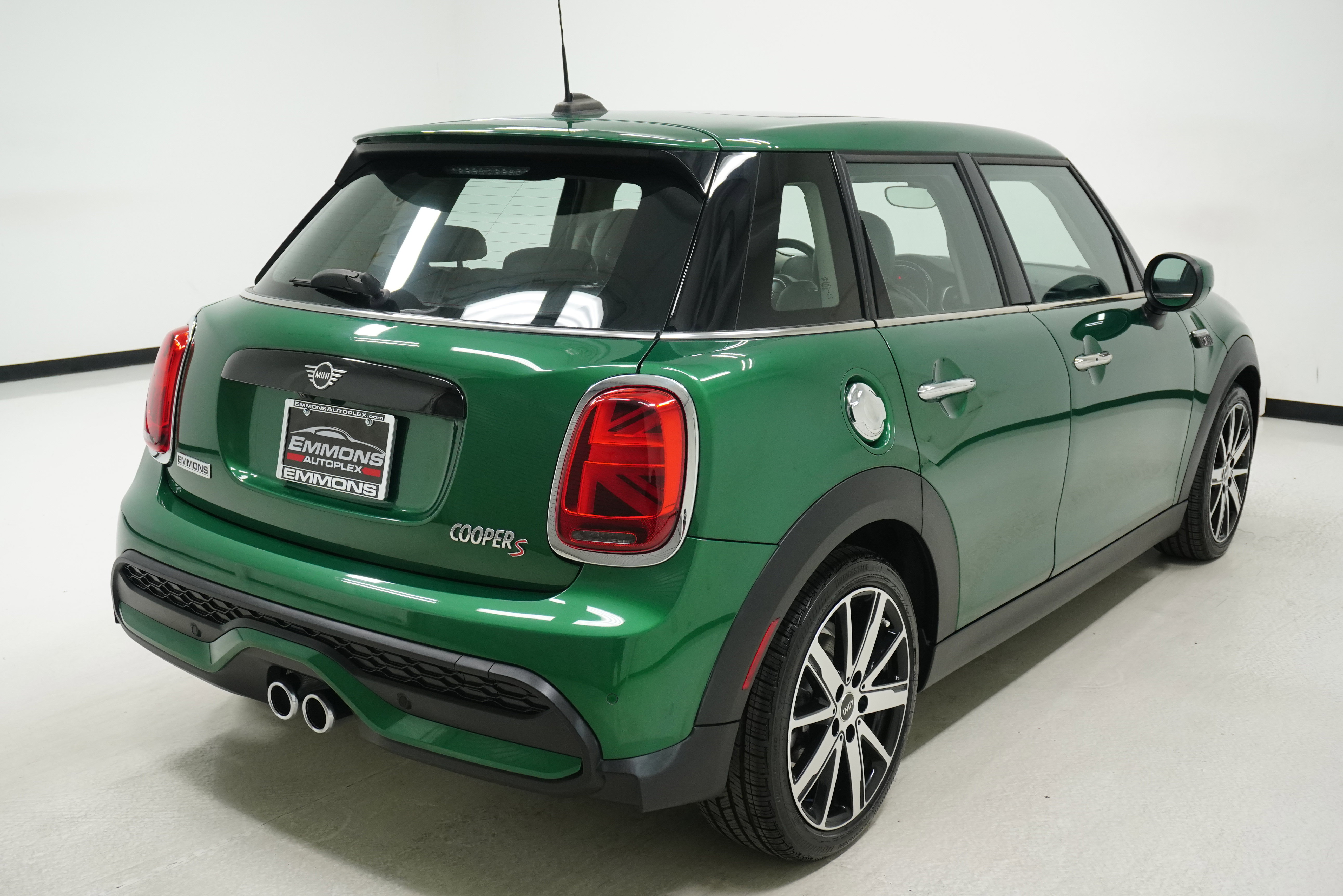 Used 2022 MINI Cooper S FWD image 4