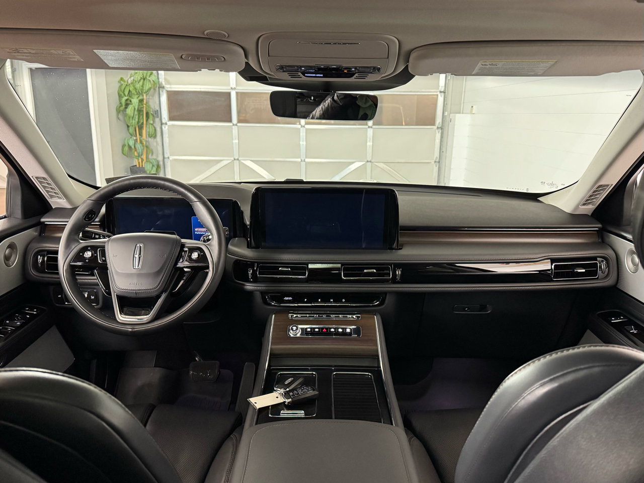 Used 2025 Lincoln Aviator Reserve w/ Equipment Group 201A image 30