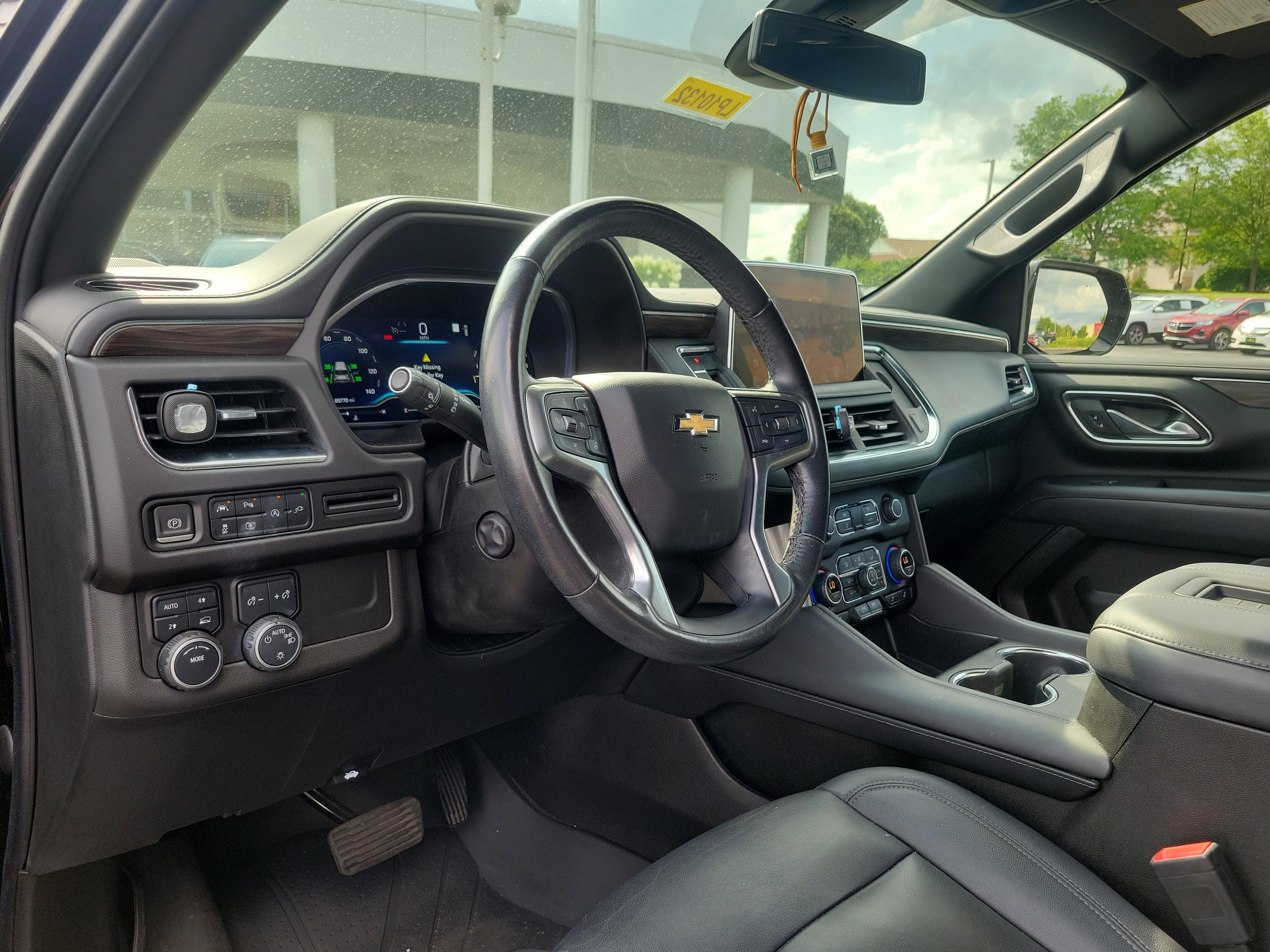 Used 2022 Chevrolet Tahoe LT w/ LT Signature Plus Package AWD/4WD image 17