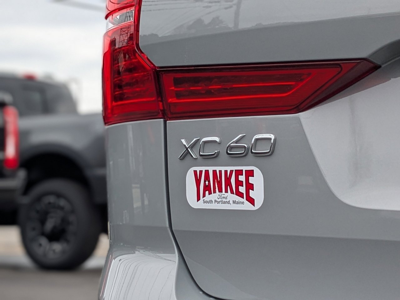 Used 2024 Volvo XC60 B5 Plus image 13