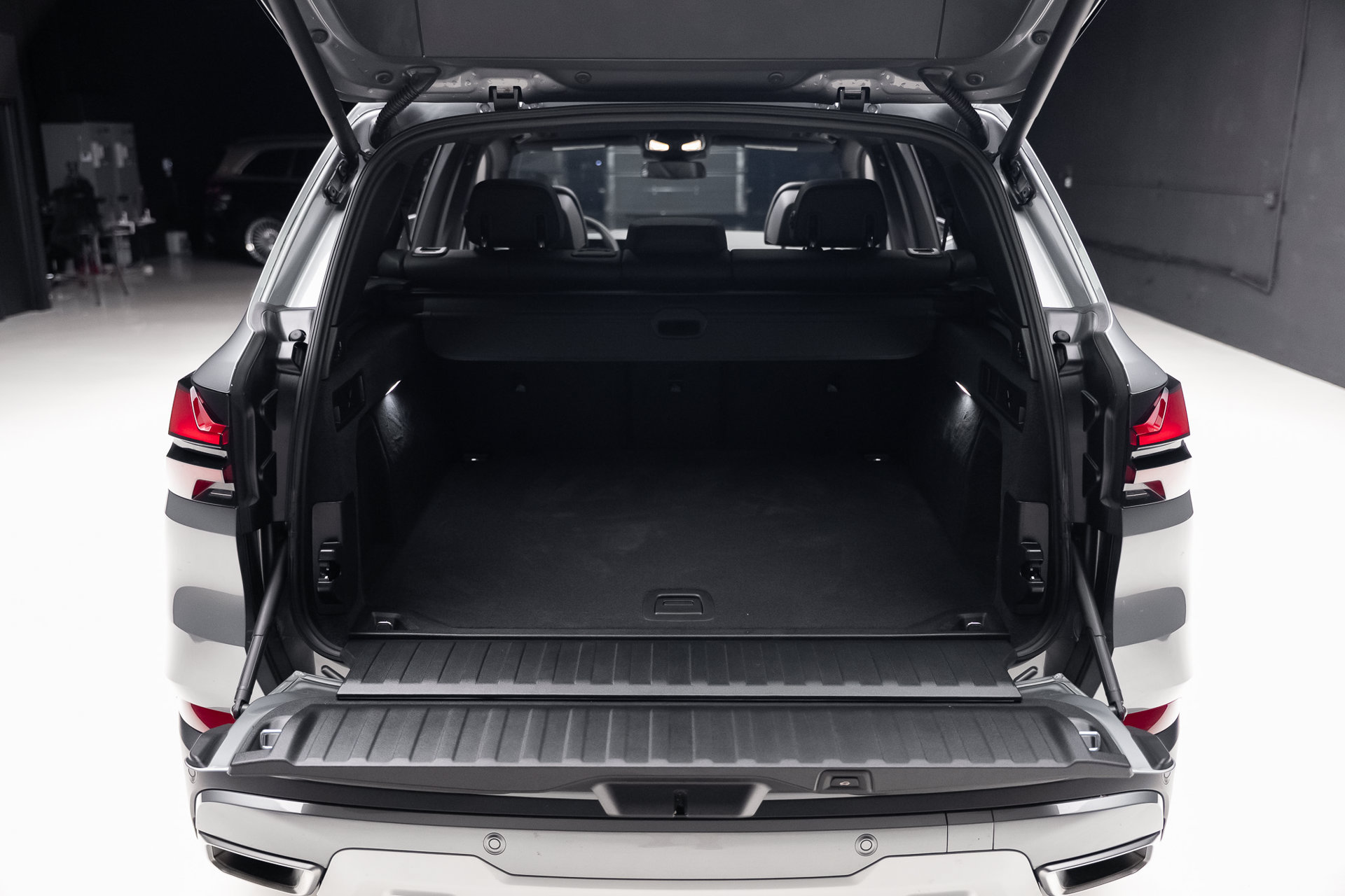 Used 2026 BMW X5 sDrive40i RWD image 74