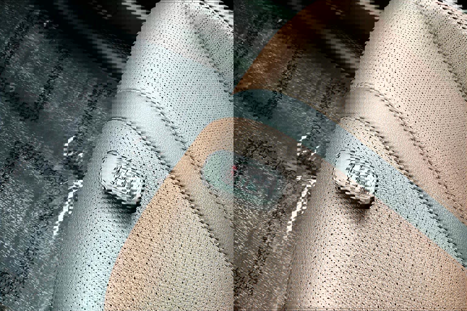 Used 2025 Honda Pilot Elite image 15