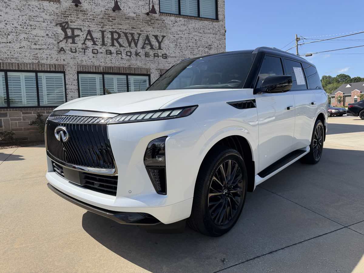 Used 2025 INFINITI QX80 Autograph w/ Autograph Exterior Package AWD/4WD image 2