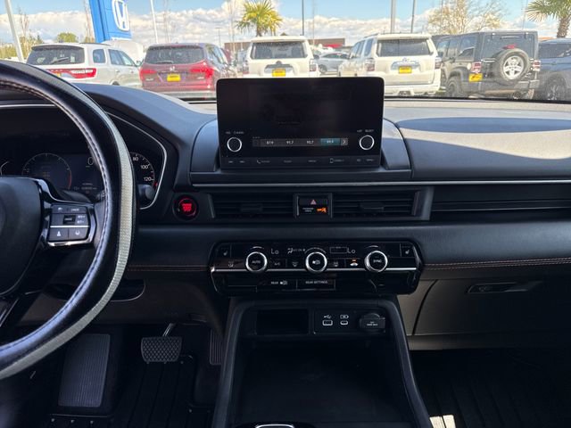 Used 2025 Honda Pilot Sport image 21