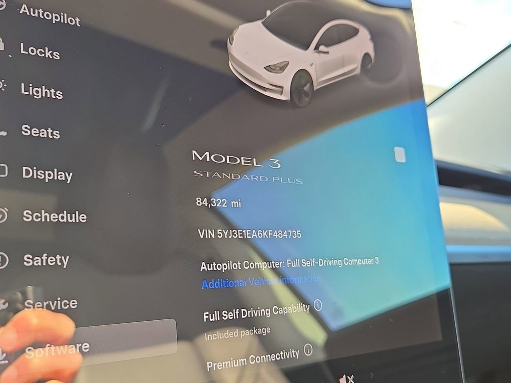 Used 2019 Tesla Model 3 Standard Range image 24