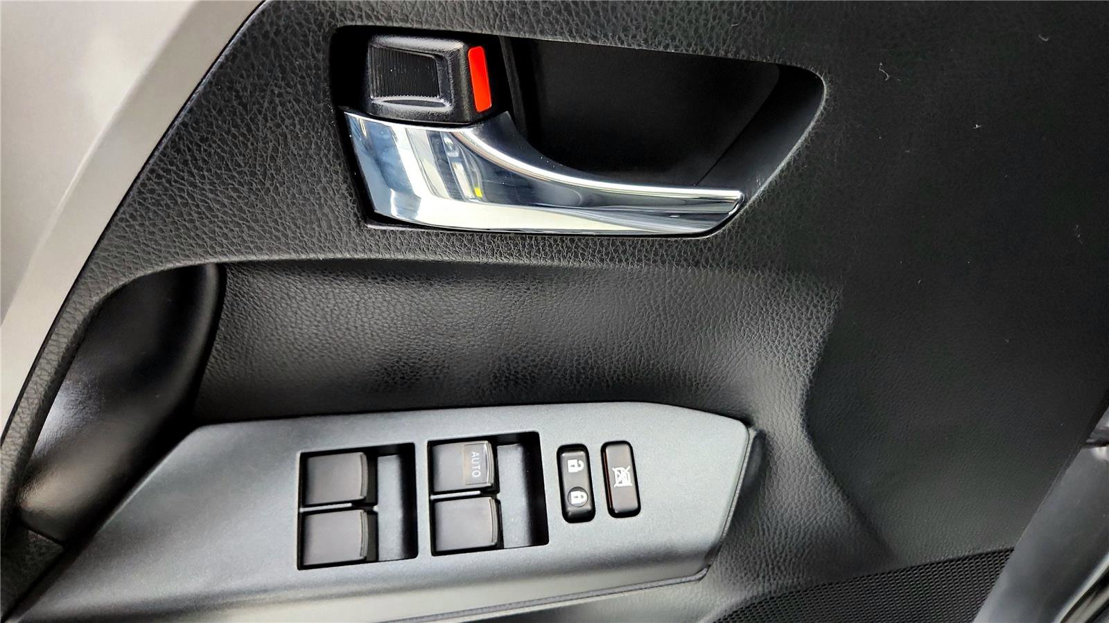 Certified 2018 Toyota RAV4 XLE w/ Carpet Mat Package image 23