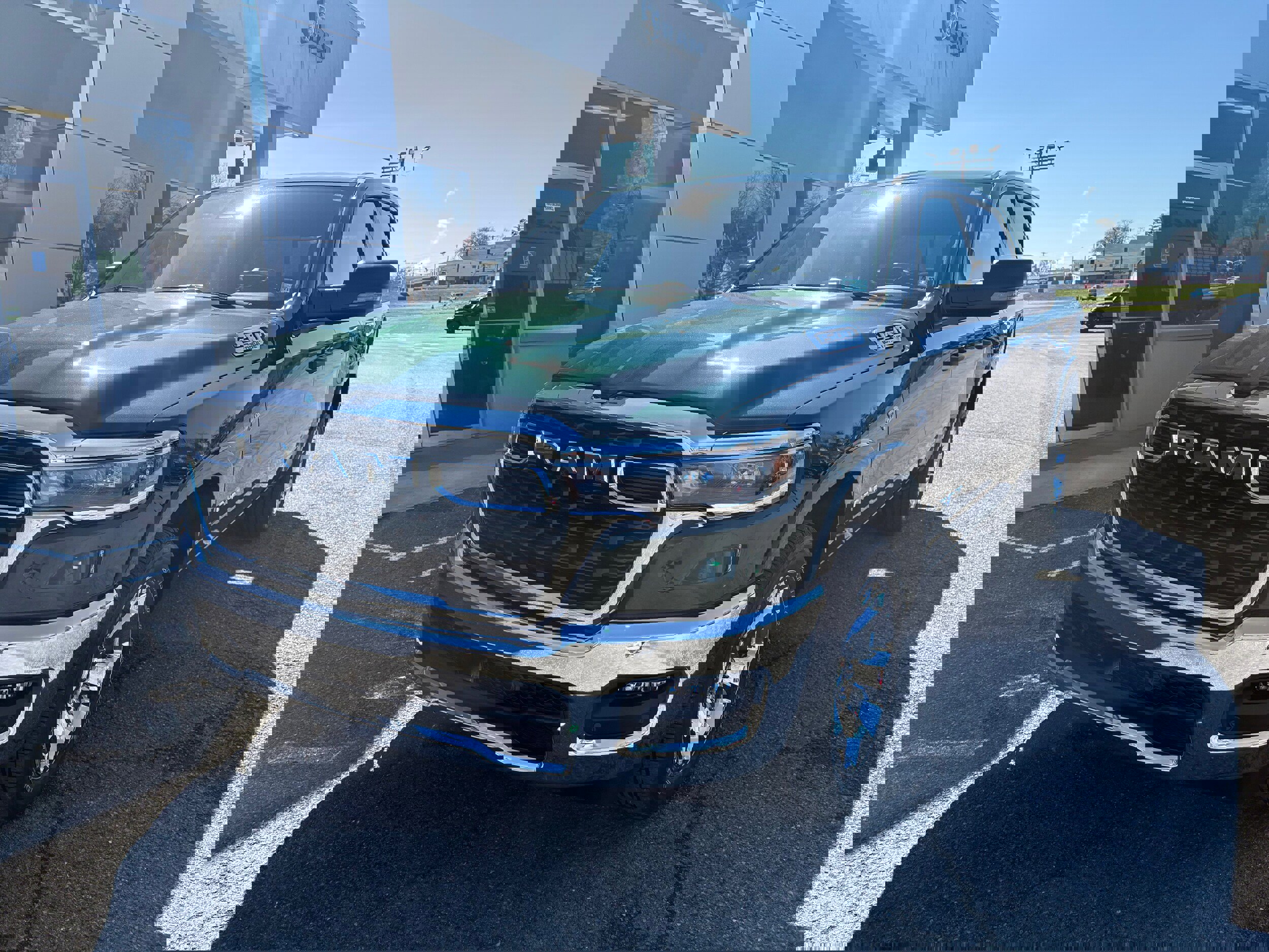 New 2026 RAM 1500 4x4 Crew Cab image 3