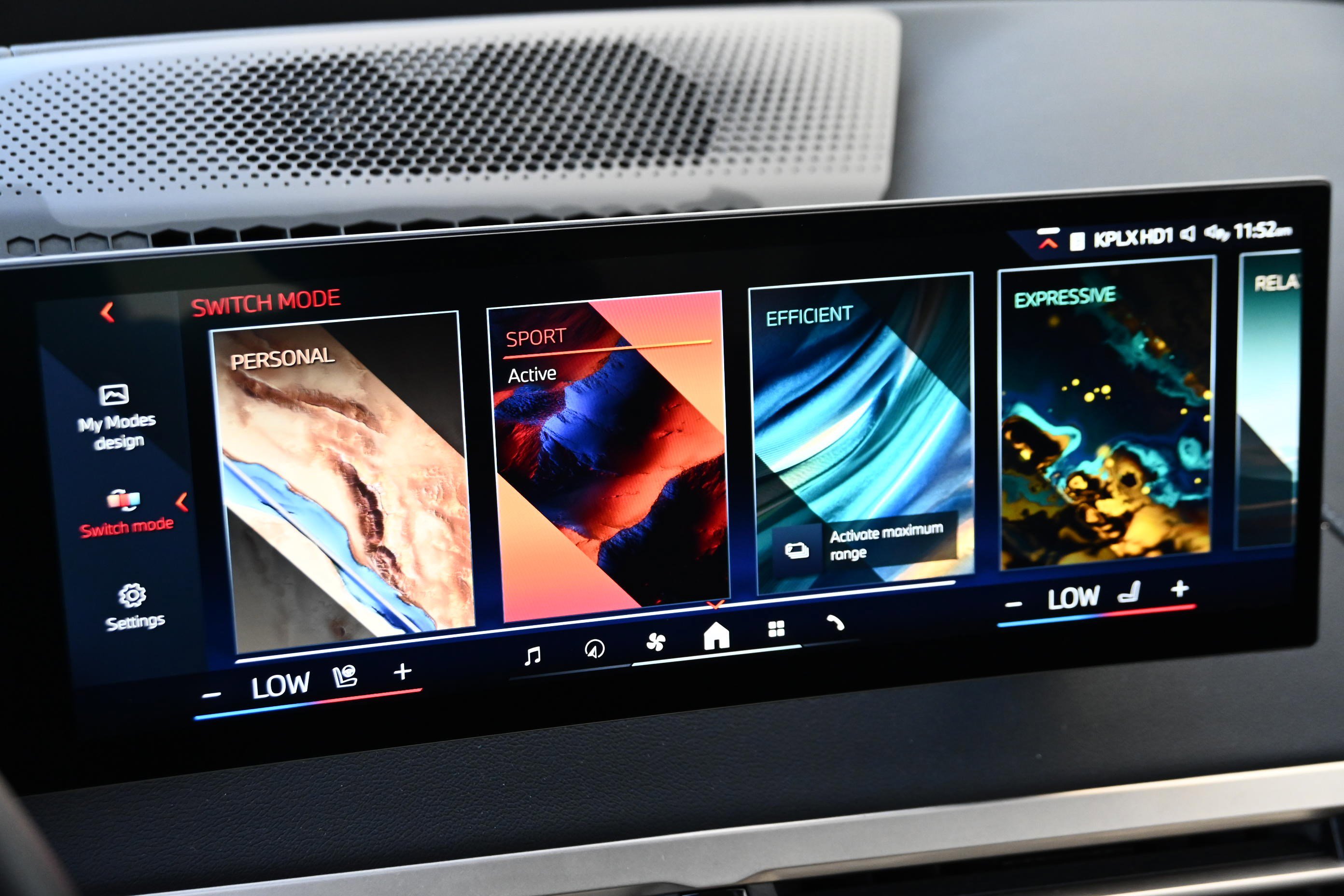 Certified 2025 BMW iX xDrive50 image 21