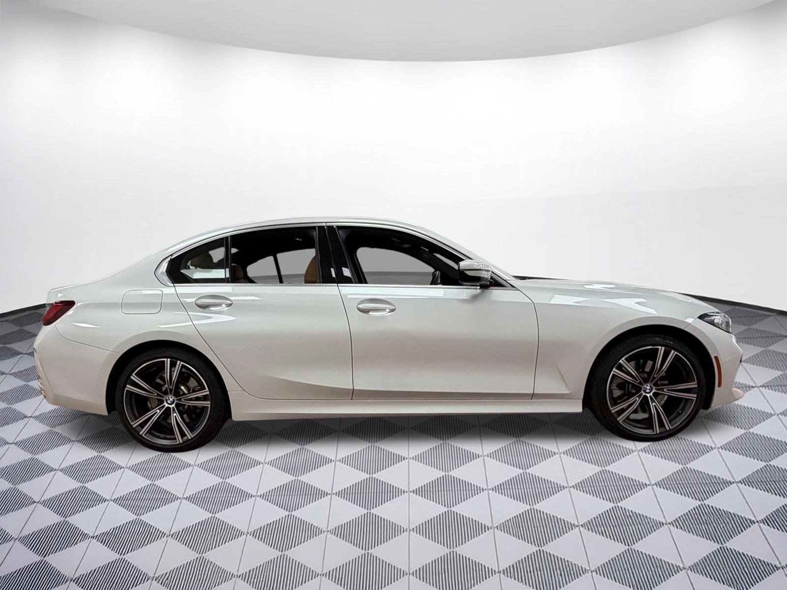 Certified 2023 BMW 330i xDrive Sedan w/ Driving Assistance Package image 8