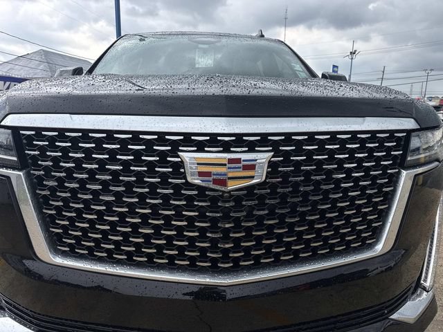 Used 2021 Cadillac Escalade Premium Luxury RWD image 3