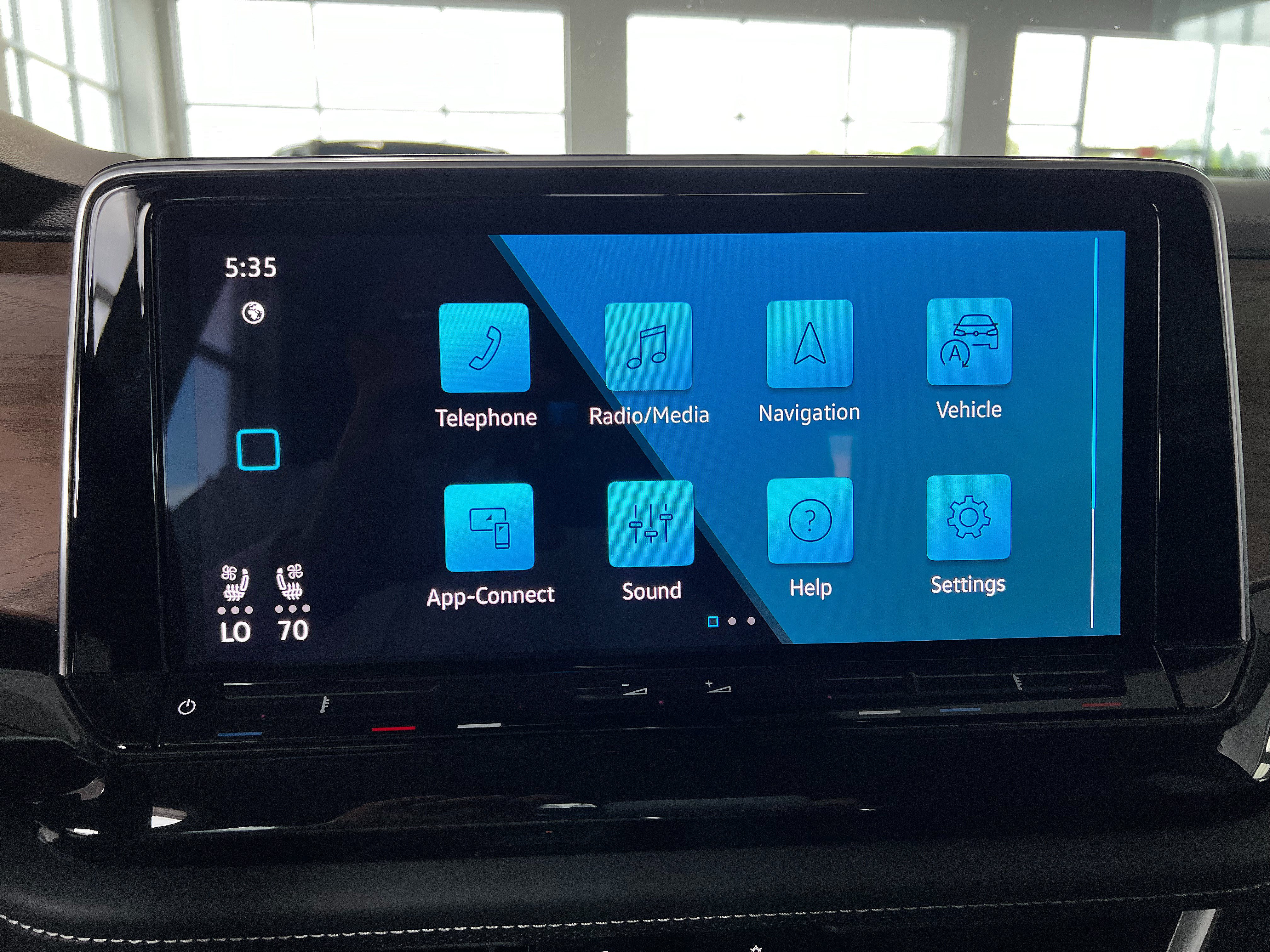 Used 2025 Volkswagen Atlas SE AWD/4WD image 21