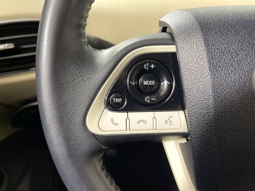 Certified 2018 Toyota Prius Three FWD image 26