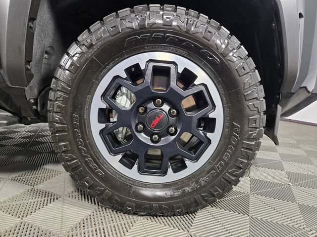 Used 2025 Toyota 4Runner TRD Off-Road AWD/4WD image 13