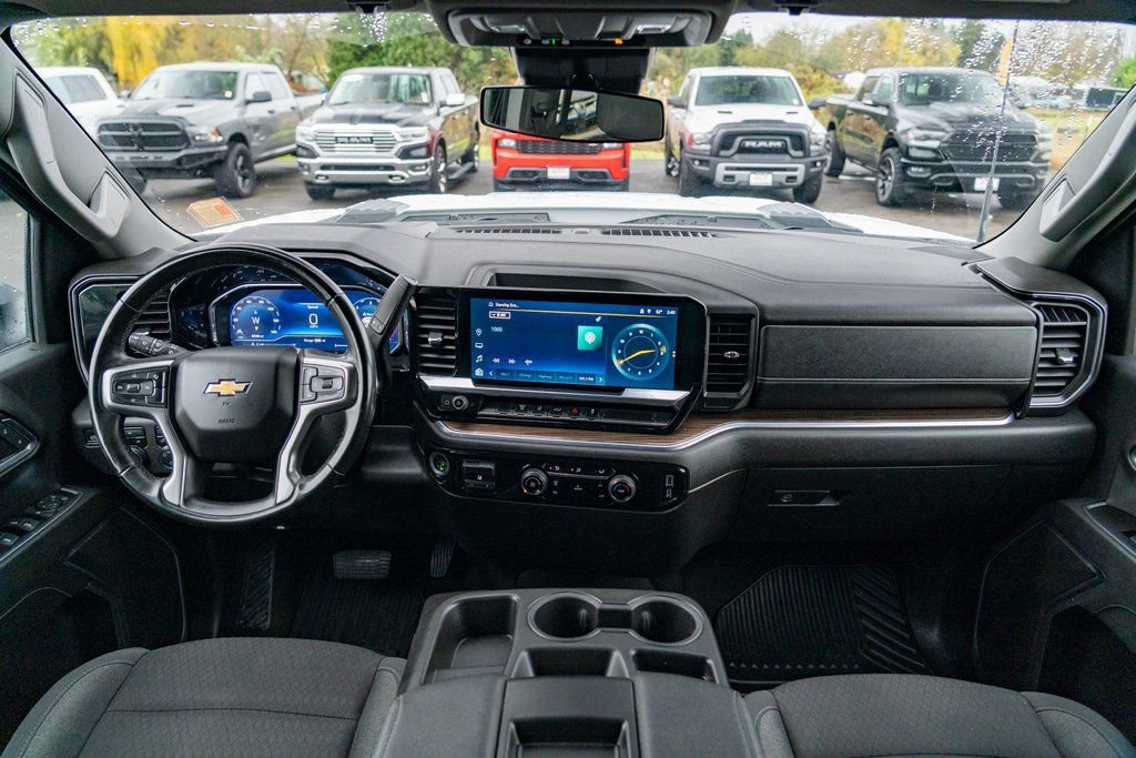 Used 2024 Chevrolet Silverado 3500 LT image 19