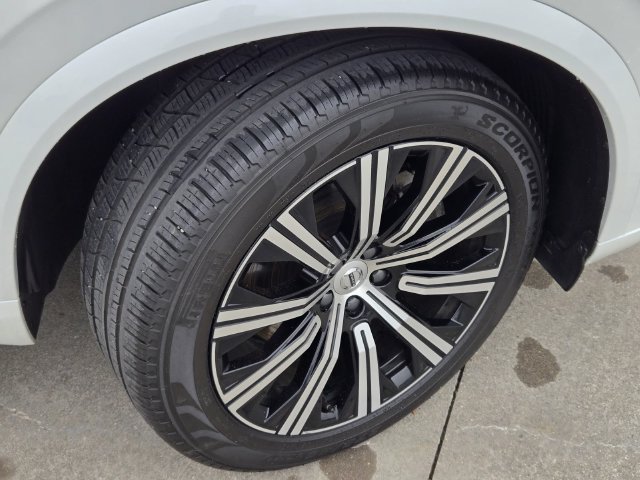 Used 2025 Volvo XC90 B6 Ultra AWD/4WD image 6