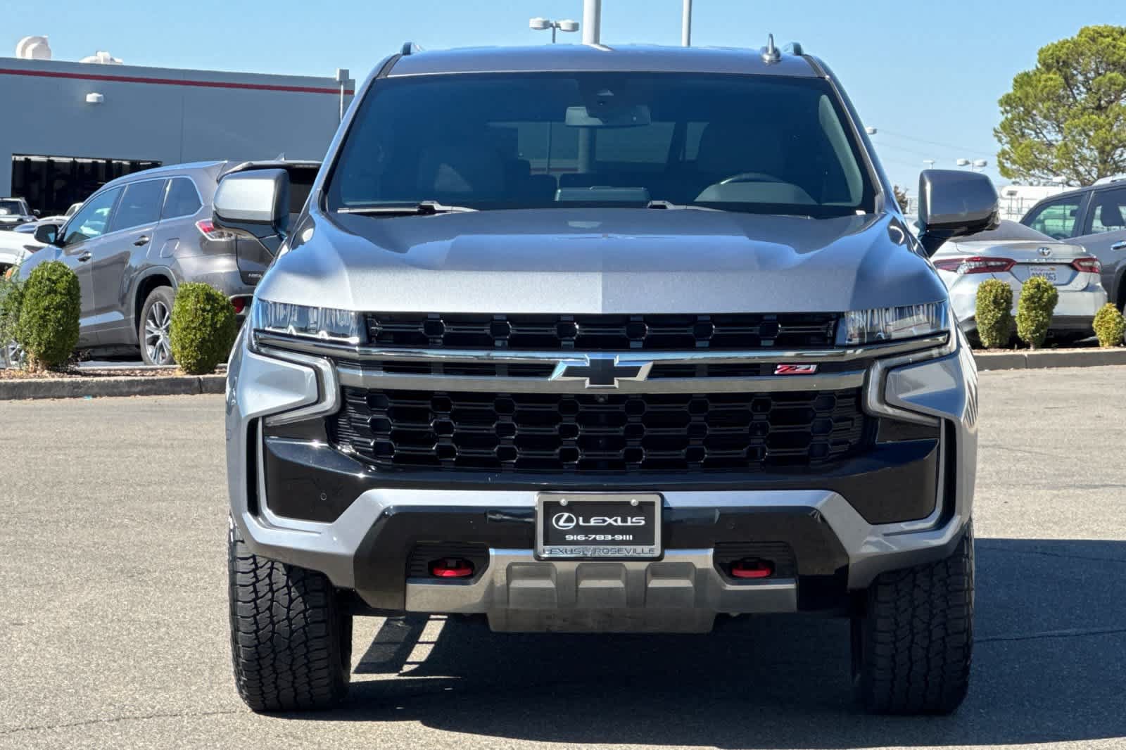 Used 2022 Chevrolet Suburban Z71 w/ Z71 Off-Road Package AWD/4WD image 10