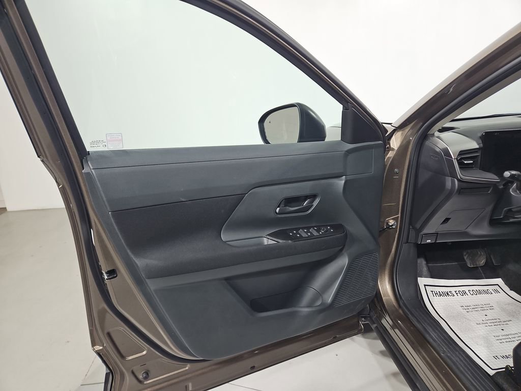 Certified 2025 Nissan Kicks S image 12