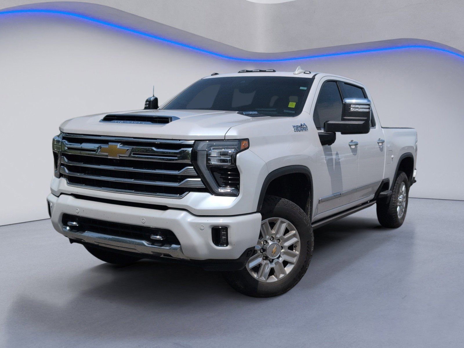 Used 2024 Chevrolet Silverado 2500 High Country w/ High Country Premium Package AWD/4WD video 2