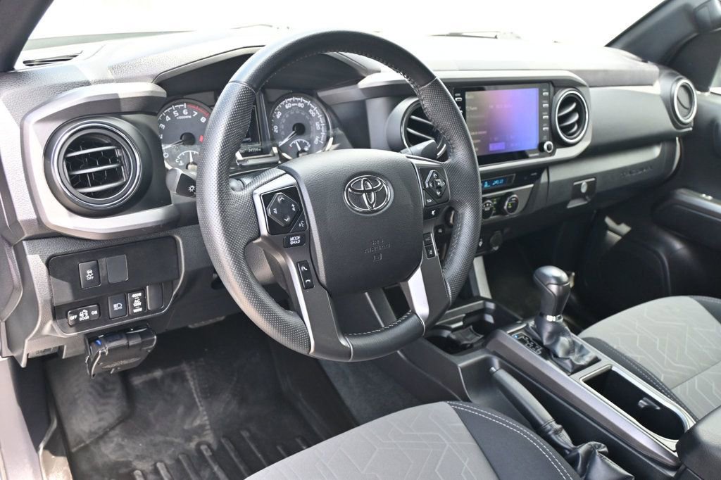 Used 2022 Toyota Tacoma TRD Off-Road image 7