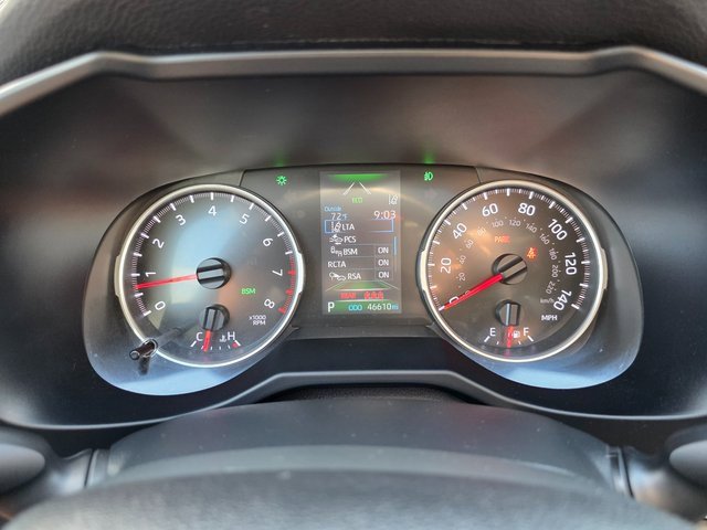 Used 2022 Toyota RAV4 XLE Premium image 21