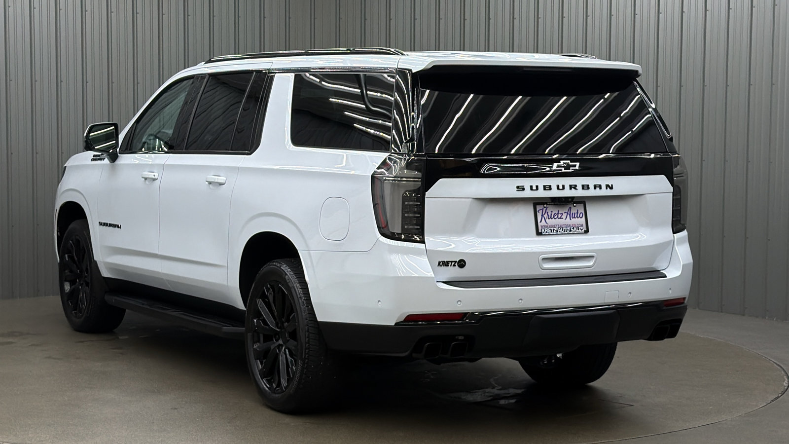 Used 2026 Chevrolet Suburban High Country w/ Sun And Tow Package AWD/4WD image 3