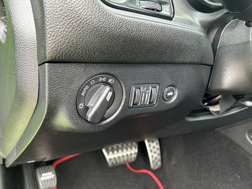 Used 2023 Dodge Challenger R/T RWD image 15