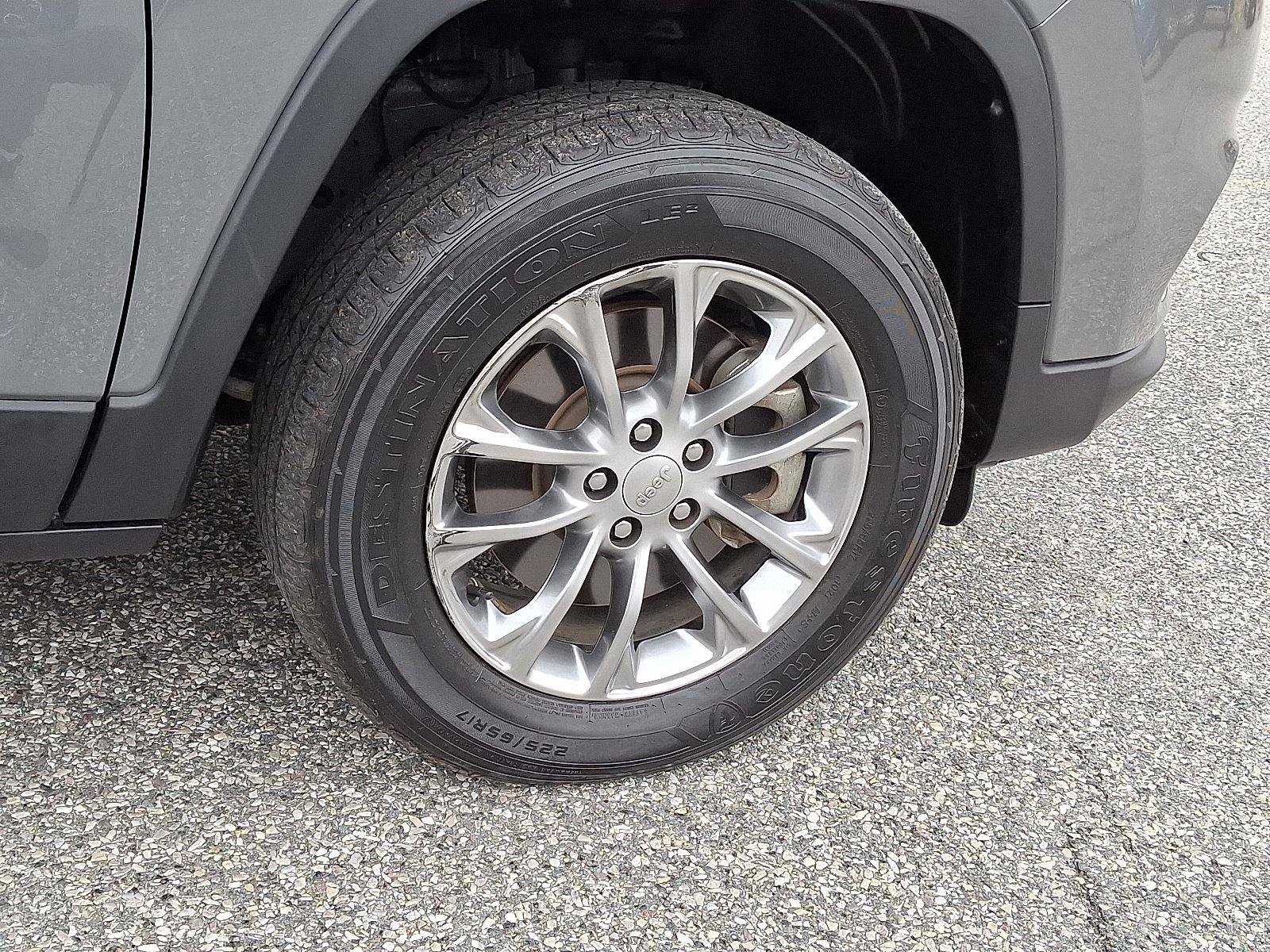 Used 2021 Jeep Cherokee Latitude Lux w/ Comfort/Convenience Group image 30