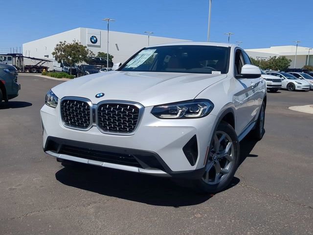 Used 2025 BMW X4 xDrive30i w/ Premium Package image 3