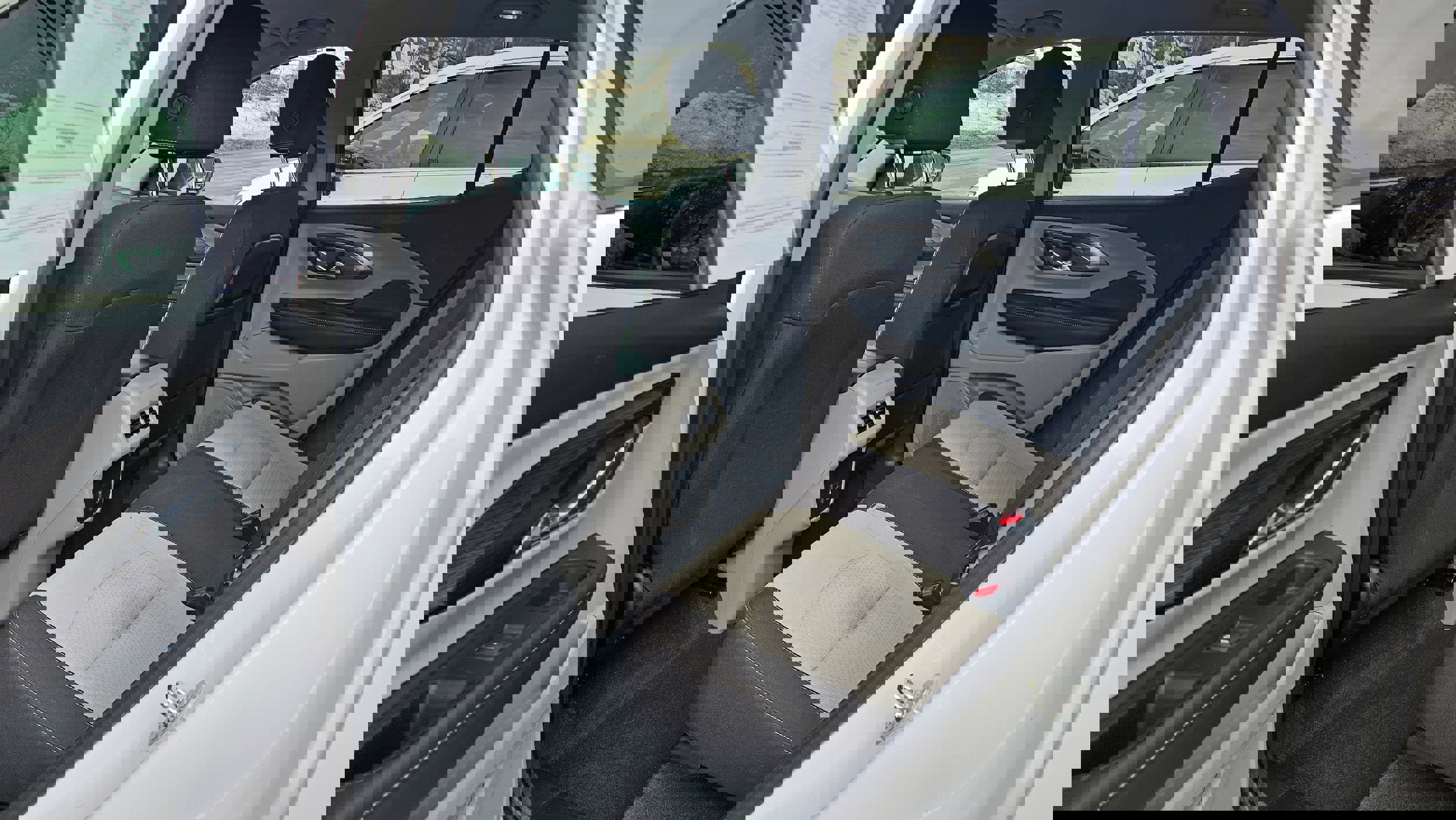 Used 2023 GMC Terrain SLE w/ Driver Convenience Package image 20