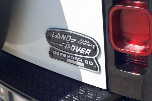 Used 2022 Land Rover Defender 90 S image 9