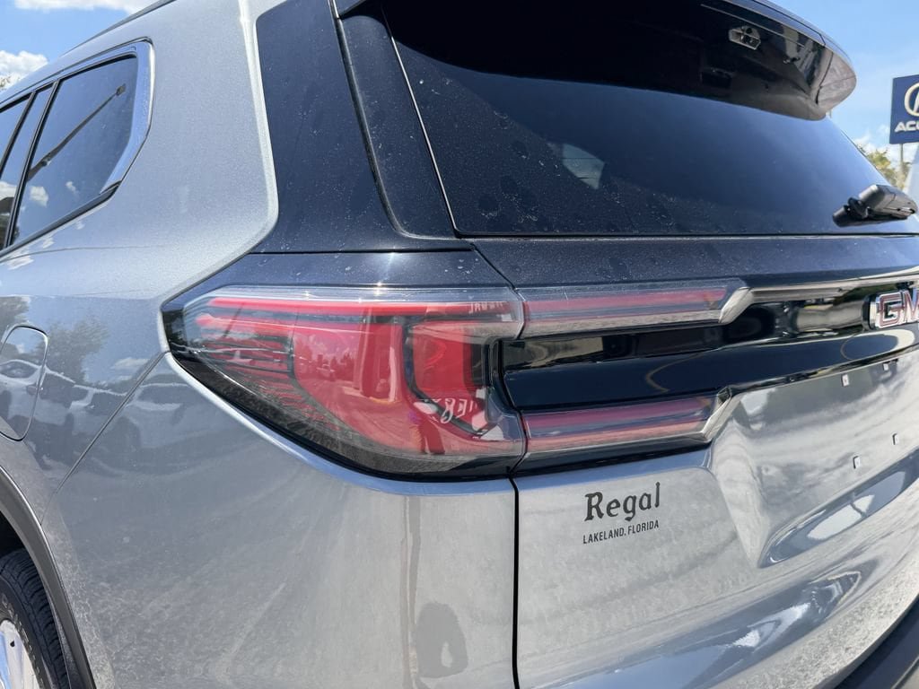 New 2026 GMC Acadia Elevation w/ Super Cruise Package FWD image 11