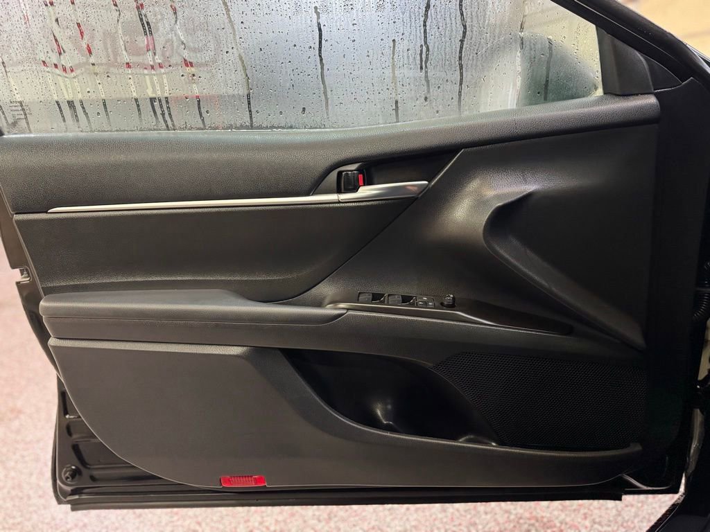 Used 2022 Toyota Camry LE image 25