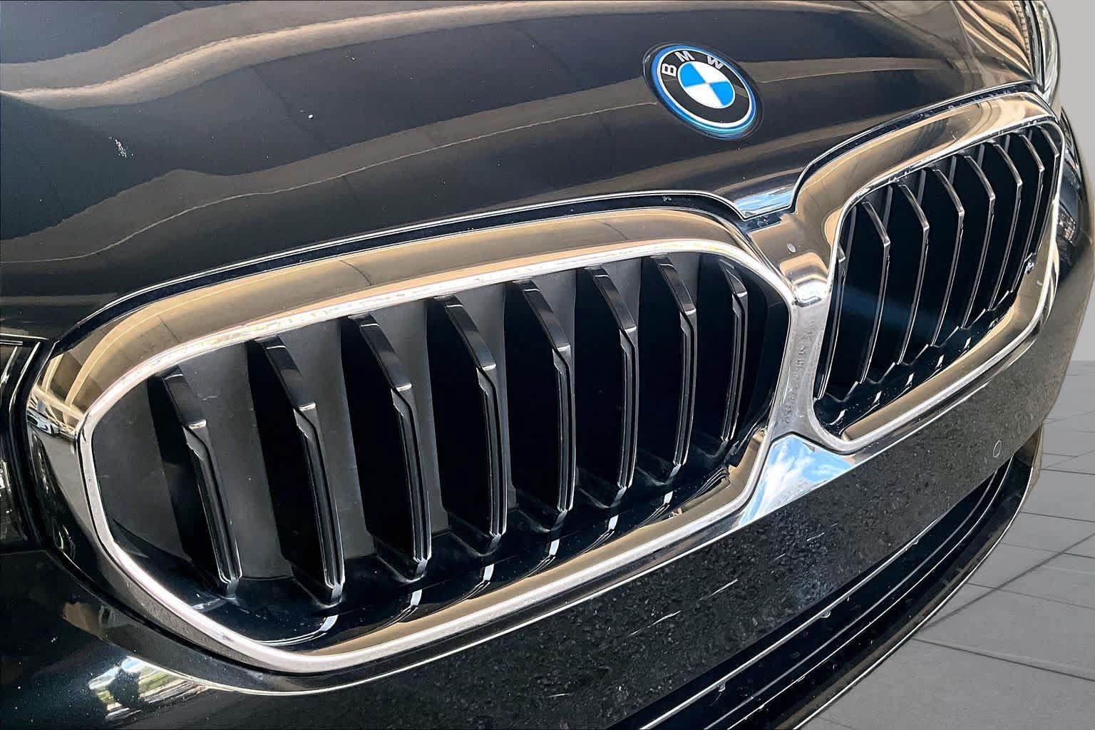 Used 2023 BMW 530e w/ Convenience Package RWD image 27
