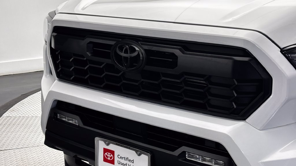 Certified 2026 Toyota Tacoma TRD Sport AWD/4WD image 2