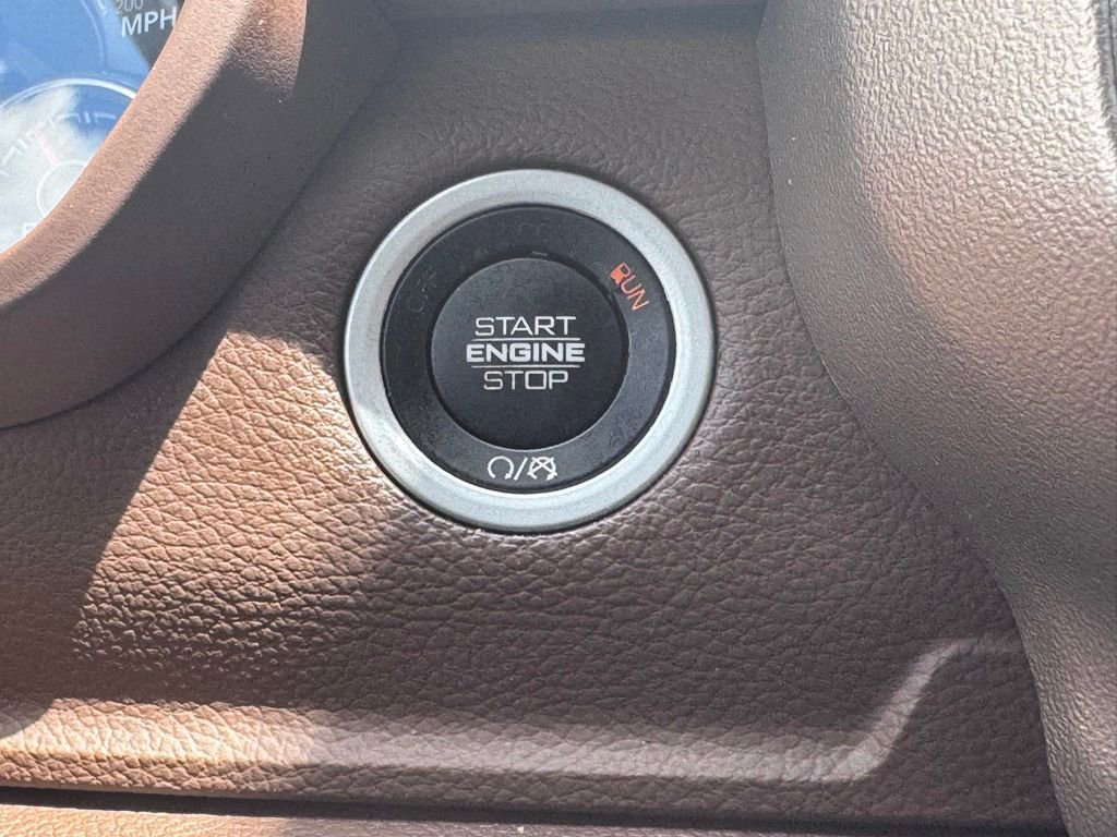 Used 2019 RAM 1500 Laramie AWD/4WD image 7