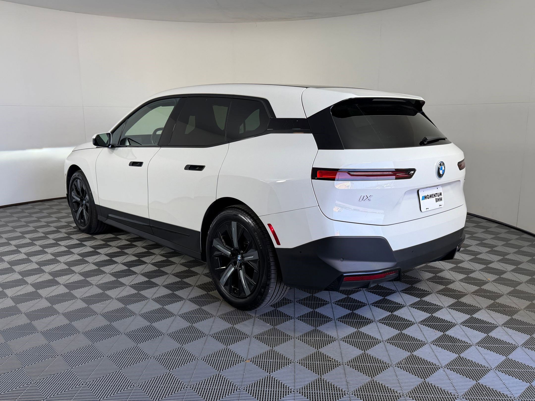 Certified 2022 BMW iX xDrive50 w/ Convenience Package image 3