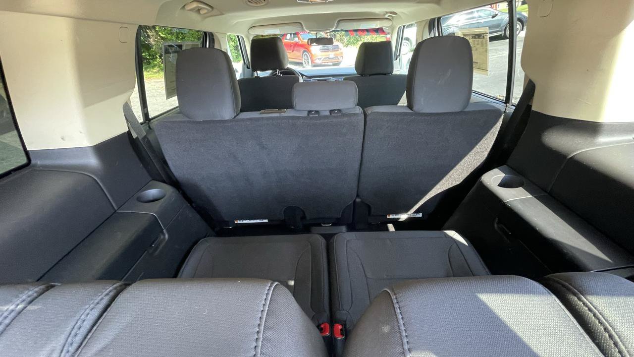 Used 2019 Ford Flex SE FWD image 26
