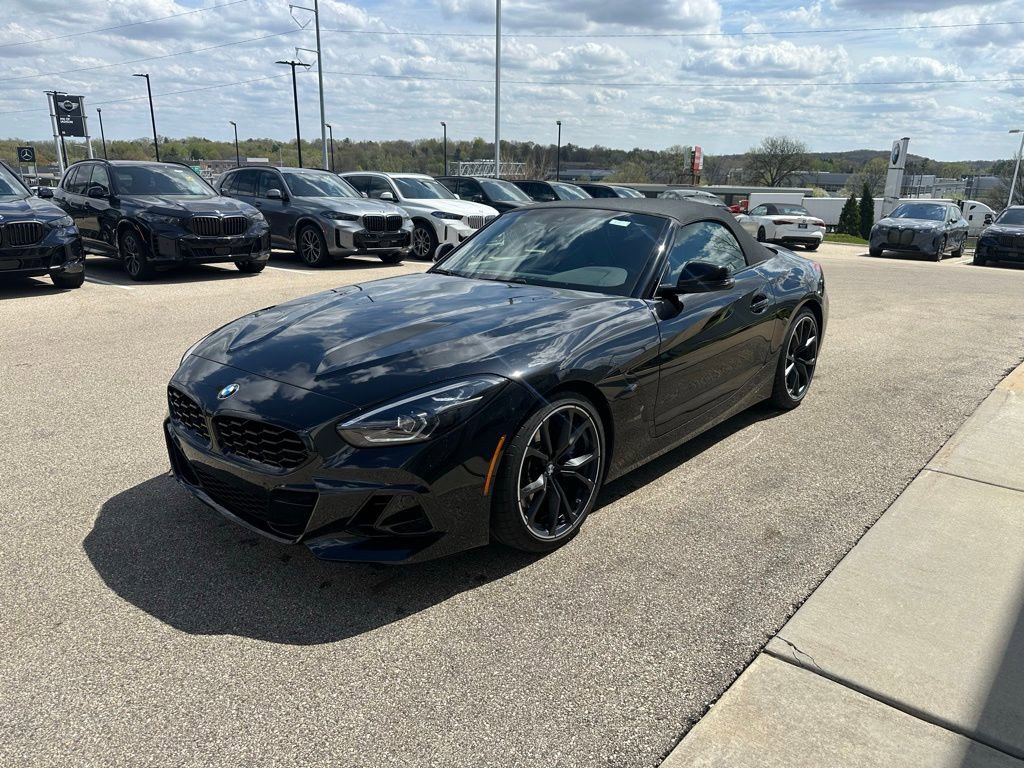 Used 2024 BMW Z4 M40i w/ Shadowloine Package RWD image 21