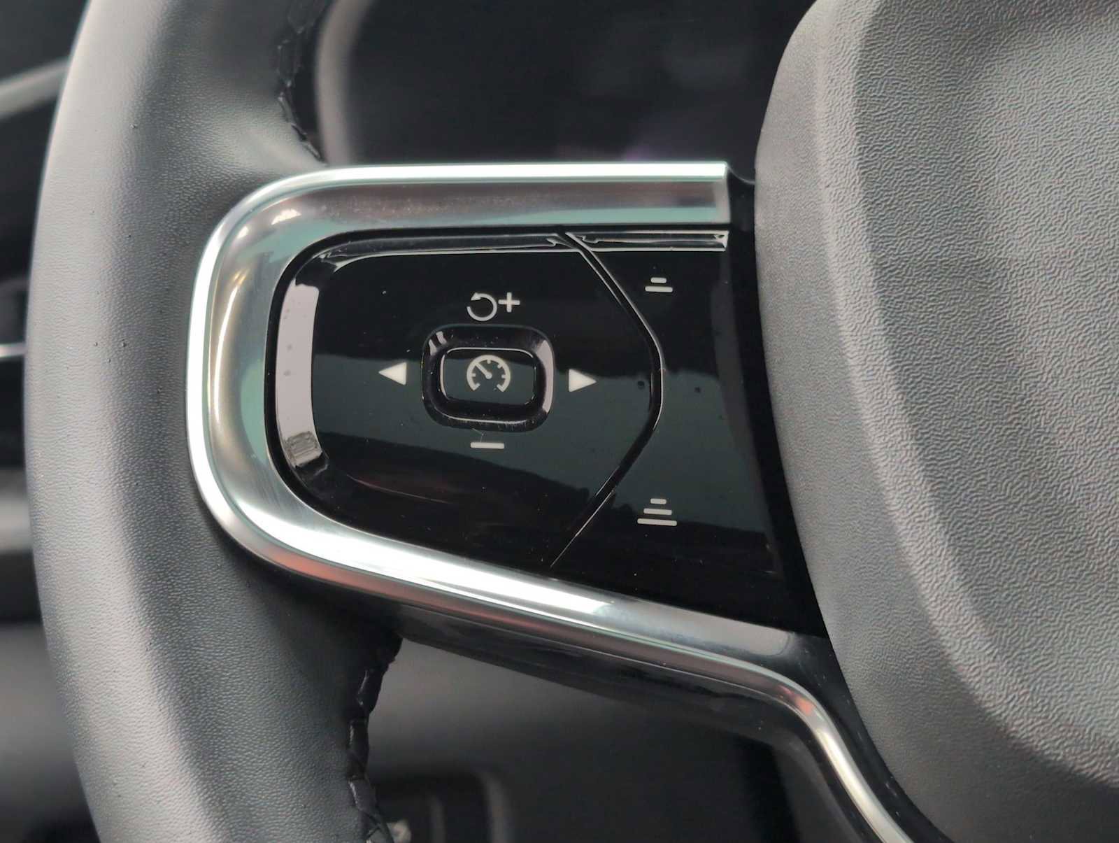 Used 2022 Polestar Polestar 2 w/ Plus Package image 24