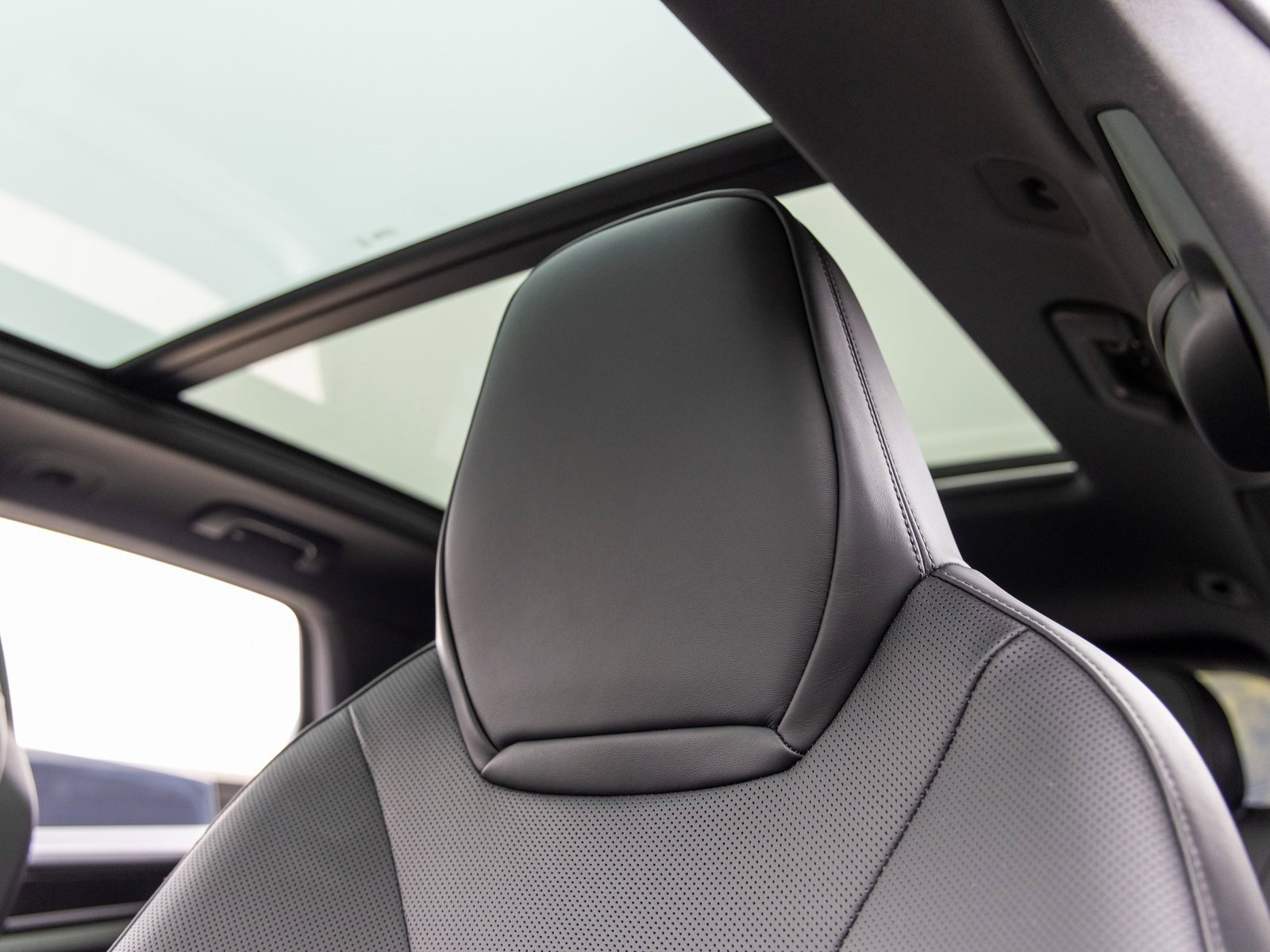 New 2025 Porsche Cayenne S image 29