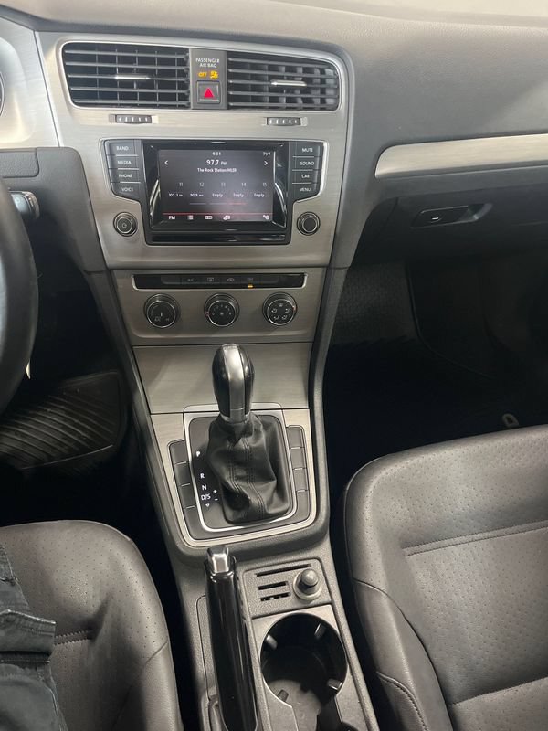 Used 2015 Volkswagen Golf TDI S FWD image 37
