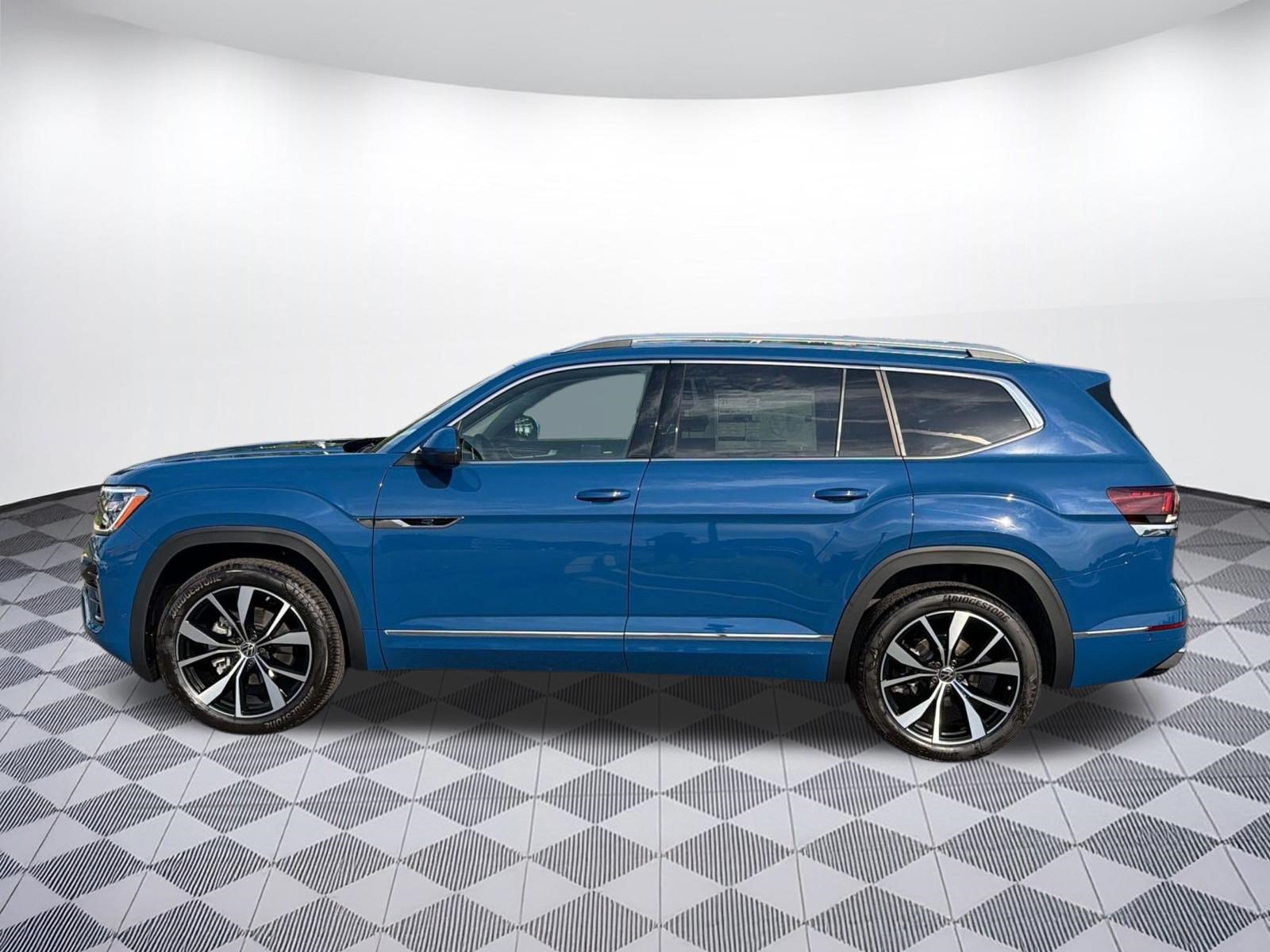 New 2026 Volkswagen Atlas SEL Premium R-Line AWD/4WD image 2