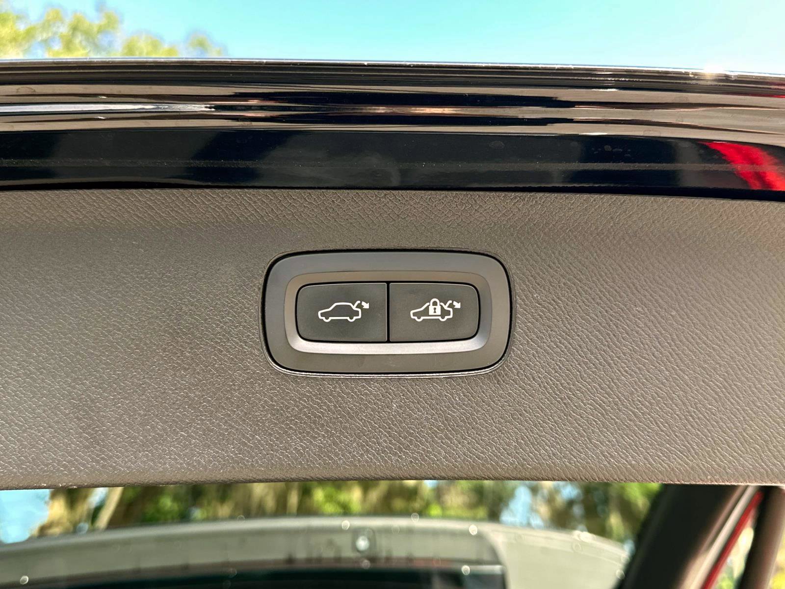 Certified 2024 Volvo XC90 B5 Core image 12