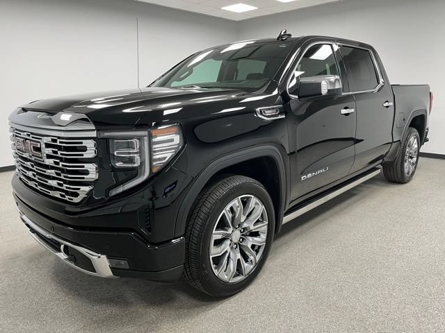 Used 2025 GMC Sierra 1500 Denali w/ Denali Reserve Package AWD/4WD image 4
