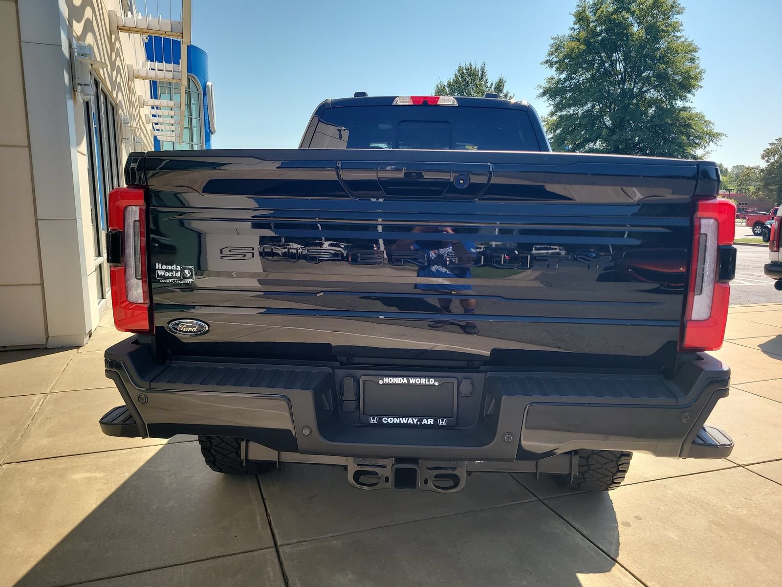 Used 2026 Ford F250 Platinum w/ Tremor Off-Road Package AWD/4WD image 4