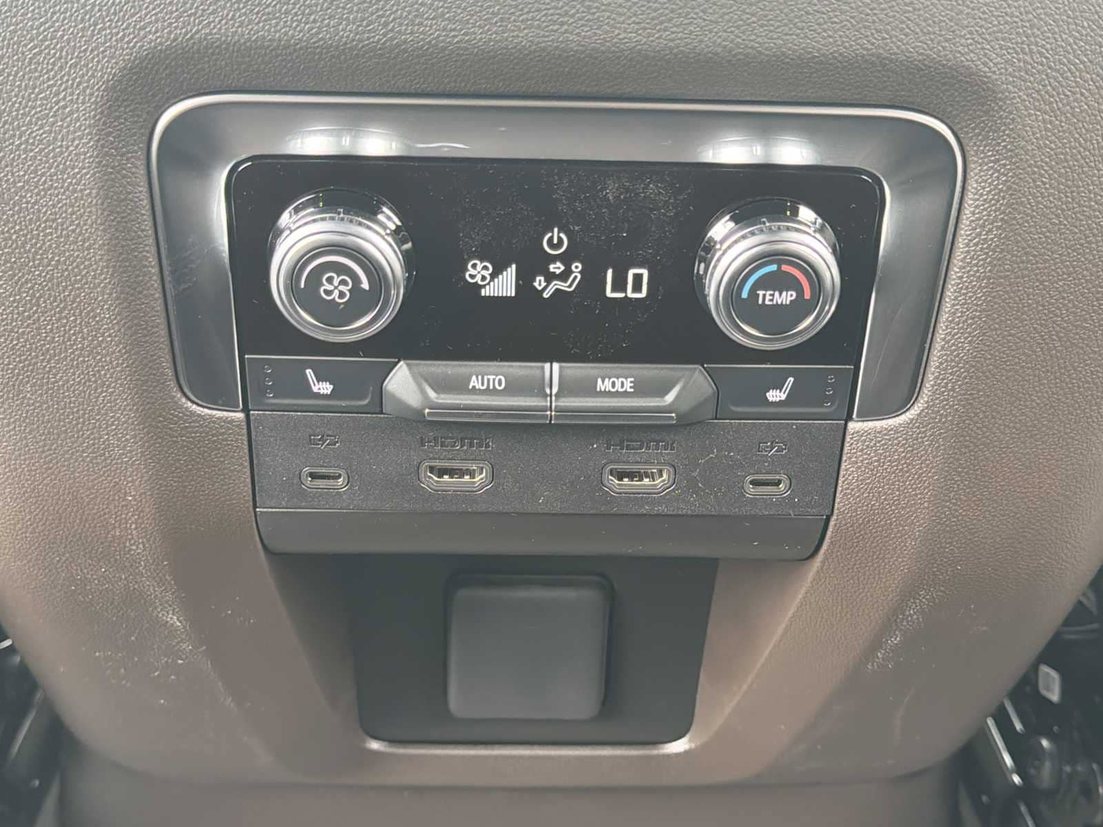 New 2026 GMC Yukon Elevation w/ Elevation Premium Package AWD/4WD image 24