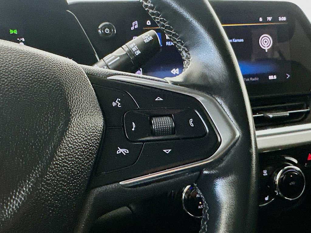 Used 2024 Chevrolet Trax LT w/ LT Convenience Package FWD image 26