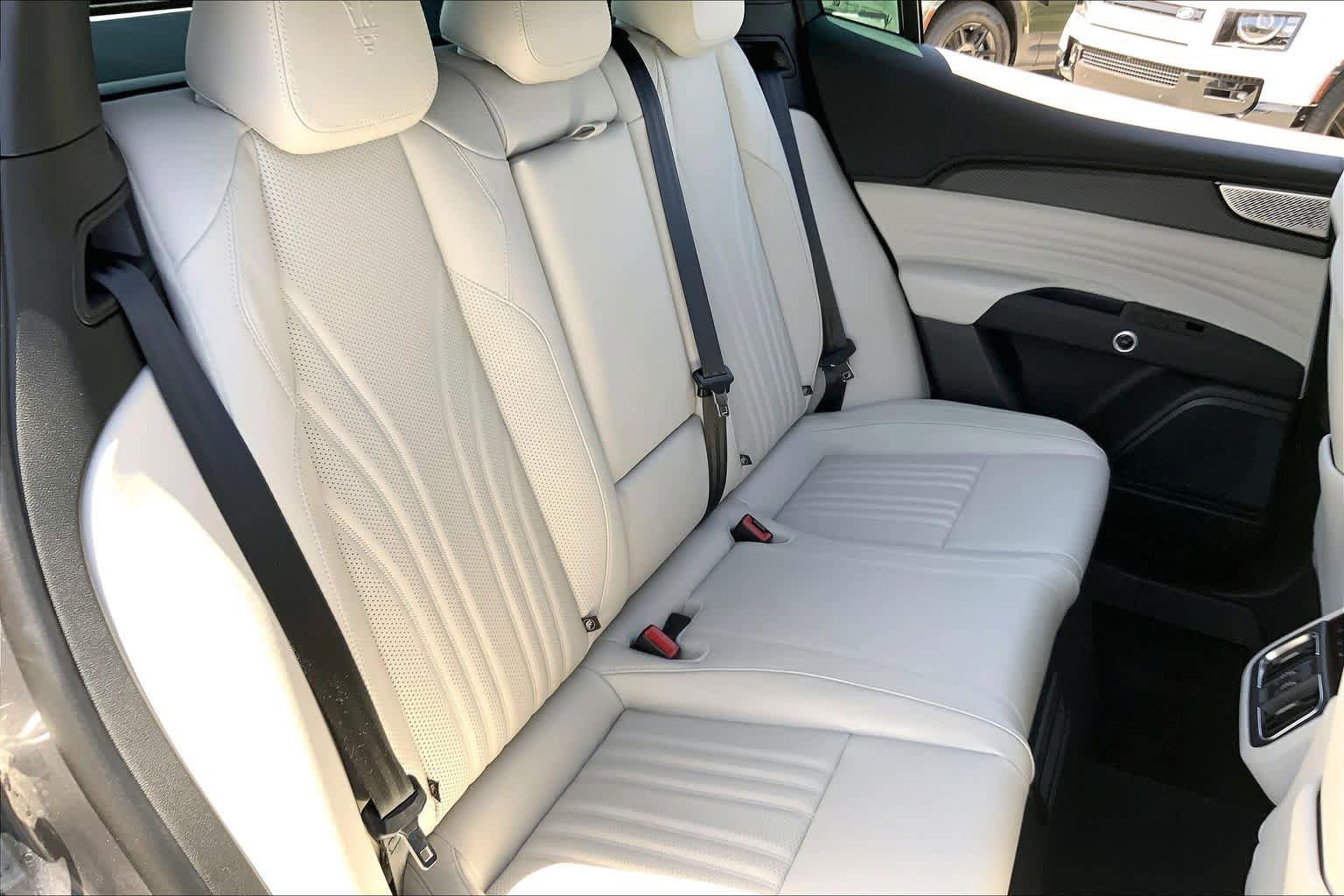 Used 2023 Maserati Grecale Modena AWD/4WD image 19