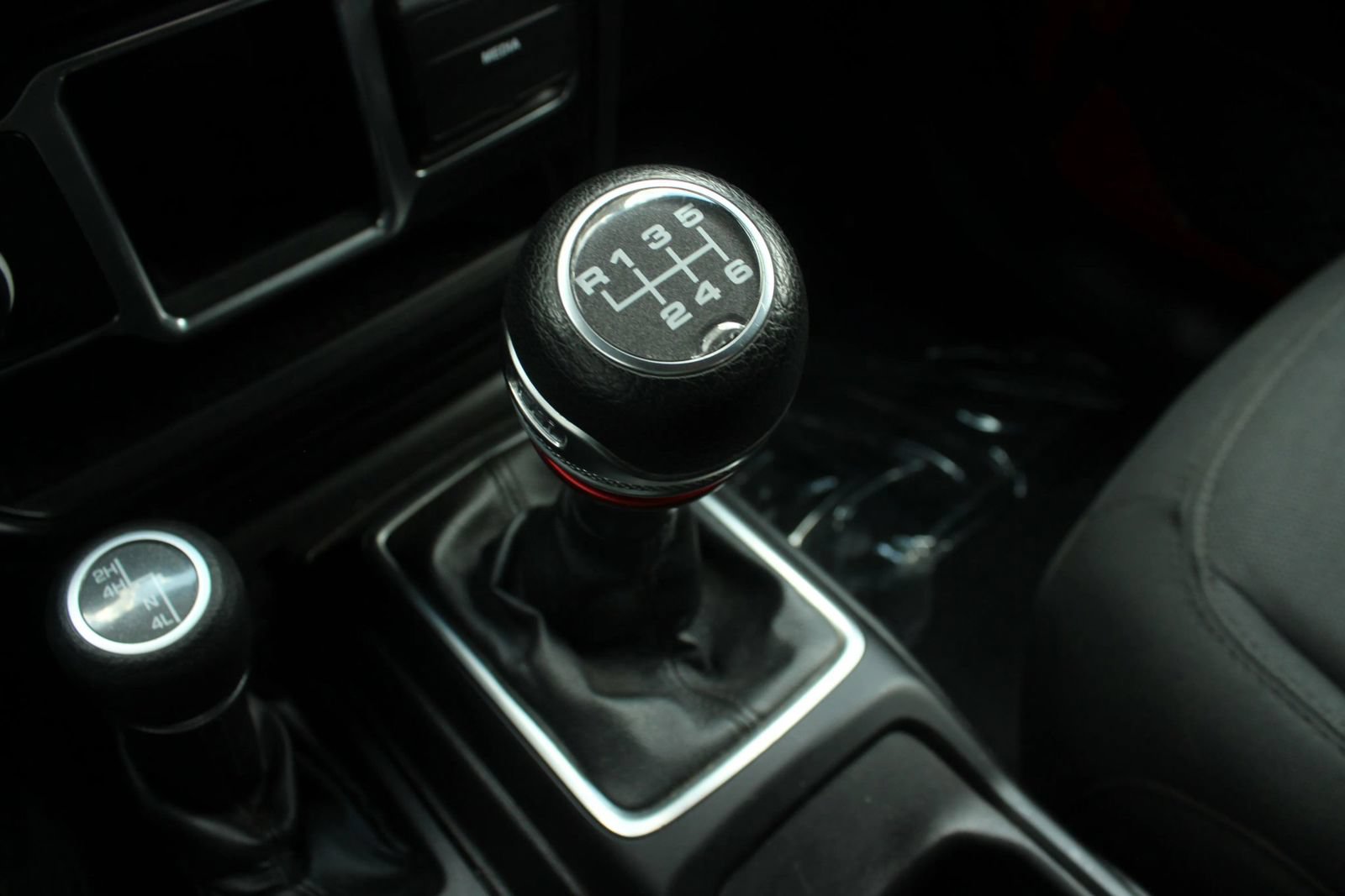 Used 2020 Jeep Gladiator Sport AWD/4WD image 28