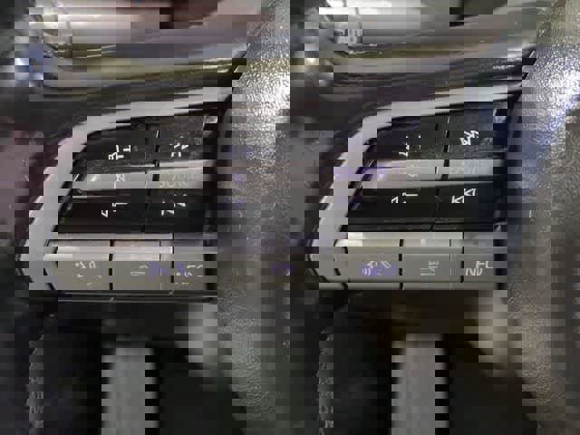 Used 2021 MAZDA MAZDA3 s image 22